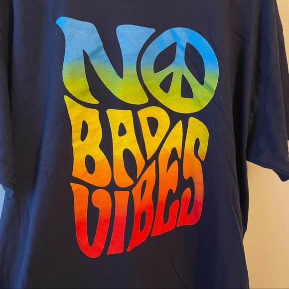 NEW Graphic Tee - No Bad Vibes SIZE 2xL - Picture 2 of 3